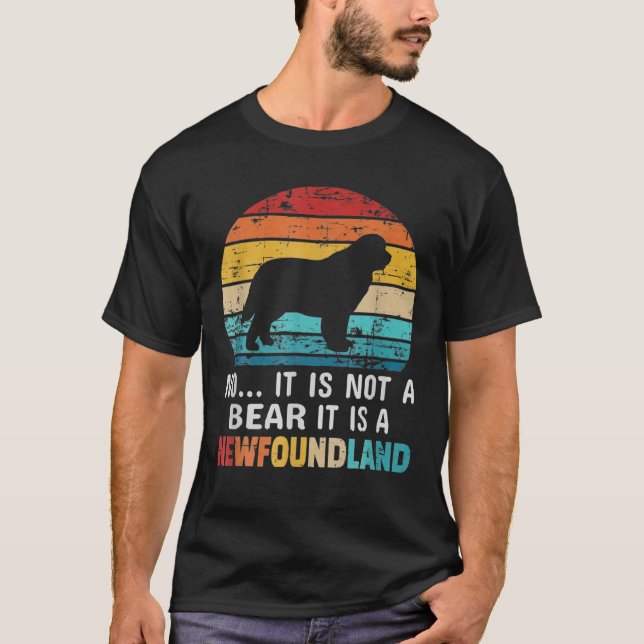 Nej, det är inte en björnunge Newfoundland Hund, R T Shirt (Framsida)