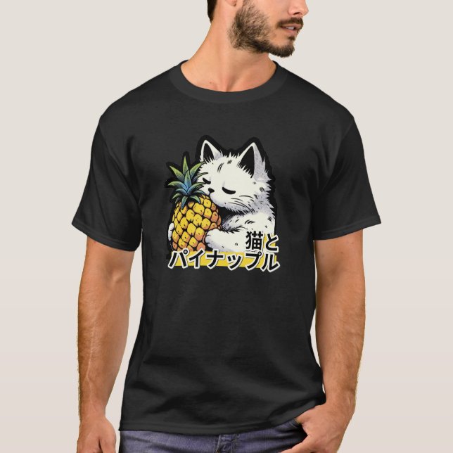 Neko Pineapple Delight - Japansk Manga Cat T Shirt (Framsida)