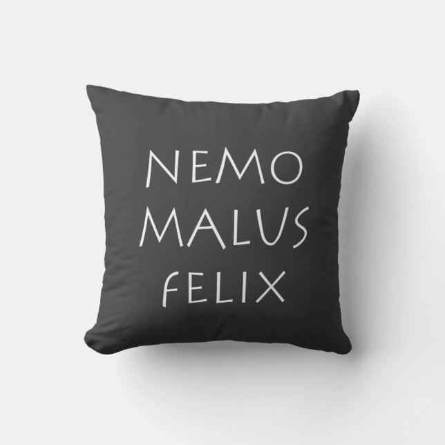 Nemo malus felix kudde (Framsida)