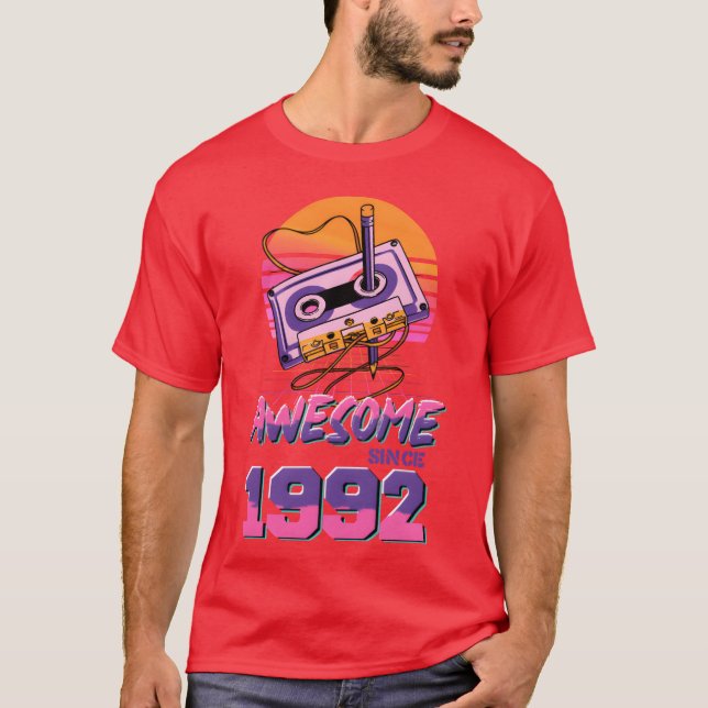 Neon Cassette 1992 Återupplivning present T Shirt (Framsida)