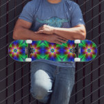 Neon Glower Skateboard<br><div class="desc">En Designad skateboard. På ljusnyans gungar blåsor, Gröntar och svart.</div>