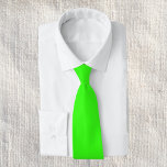 Neon Grönt Solid Färg Slips<br><div class="desc">Neon Grönt Solid Färg. Ett sjudande färg som fångar öga och som framkallar energi,  upphetsning och tillväxt. Idealisk för dem som tittar göra en påstående. Detta levande och mångsidiga färg har en modern och edgy vision. Dess klara,  energiska nyck kommer säkert att göra ett bestående intryck.</div>