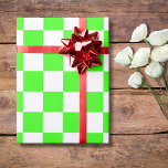 Neon Grönt White Checkerboard-Vintage Presentpapper<br><div class="desc">Papper radbrytning av nyans Grönt och Vintage med vita kontrollbord</div>