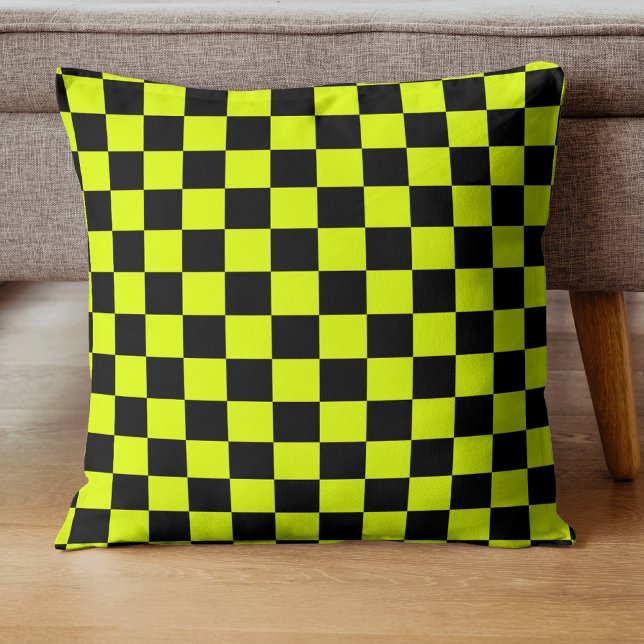 Neon Gult Black Checkerboard-Vintage Kudde (Skapare uppladdad)