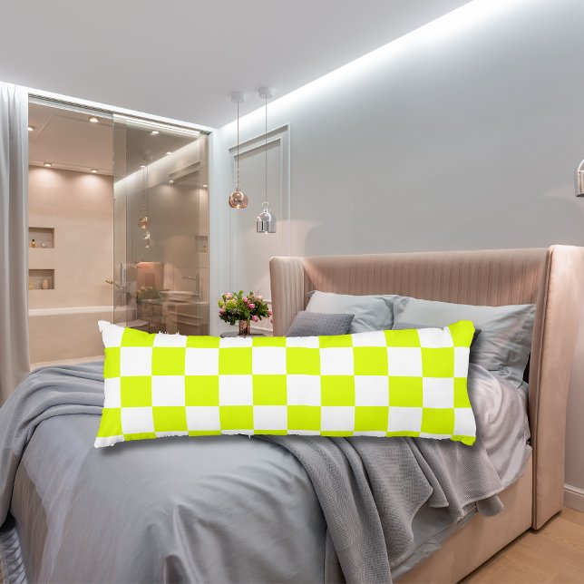 Neon Gult White Checkerboard-Vintage Kroppskudde (Skapare uppladdad)