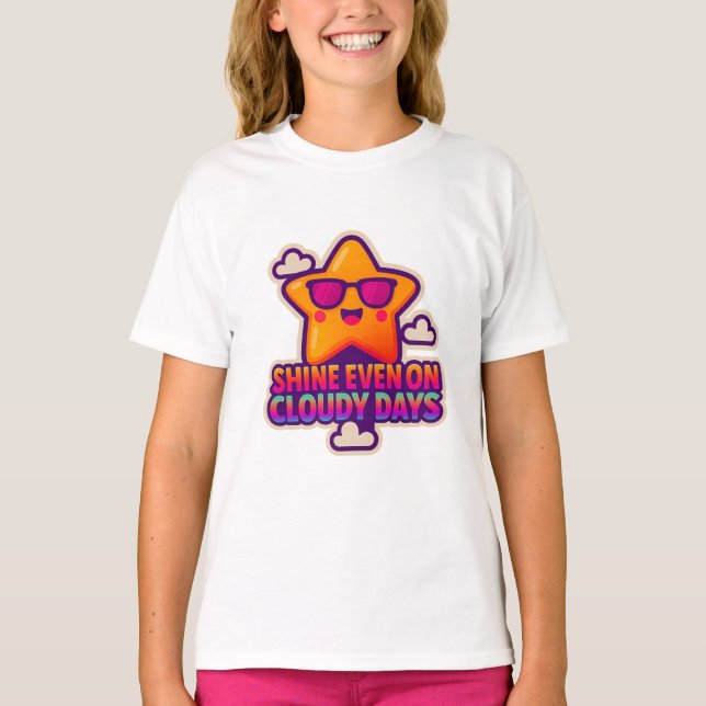Neon Kawaii Star - "Shine even on Cloudy Days" T Shirt (Framsida)
