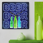Neon LED Beer Sign-Royal Blue Fyrkantig Klocka<br><div class="desc">Kvadratisk väggklocka utskriven med nyans pub-tecken. Utformningen har färgad ölöl flaskor och är märkt med ord-benet i LED-remsbelysning. Den har en färg palett med royal blå,  kalkgrön,  emerald grönt och akvblått. Bläddra i vår butik för att hitta alternativa färgrutor.</div>