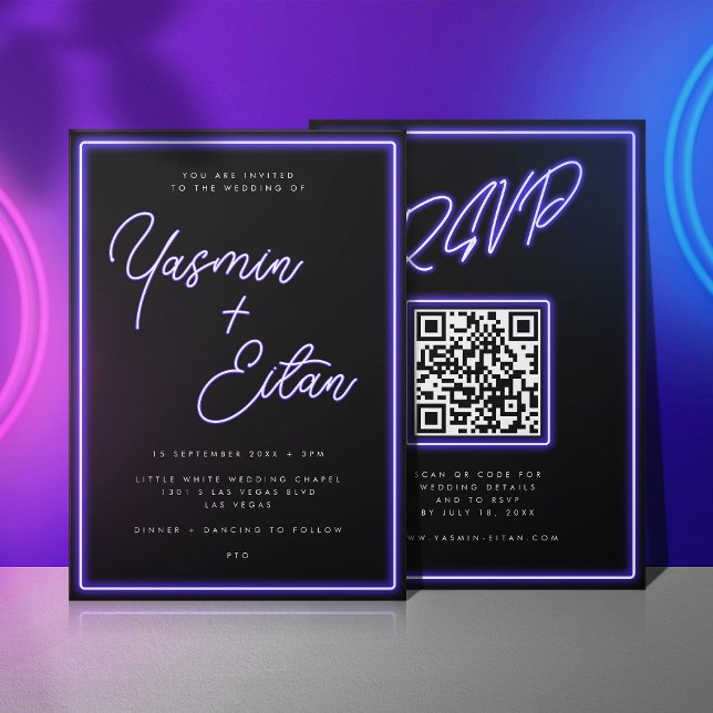 Neon Lila Ljus Black Modern allt på ena Bröllopen Inbjudningar (Black invitation with purple neon light script for the bride and groom's names)