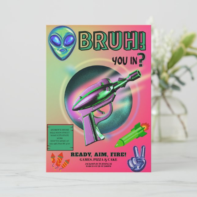 Neon Nerf Battle Dart Gun Game Birthday Boy Inbjudningar (Stående Fram)