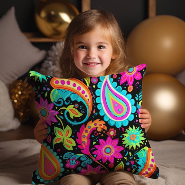 Neon Paisley Svart Rosa Blå Färgrik Kudde (Cute neon pink, blue, and green paisley on black decorator pillow)