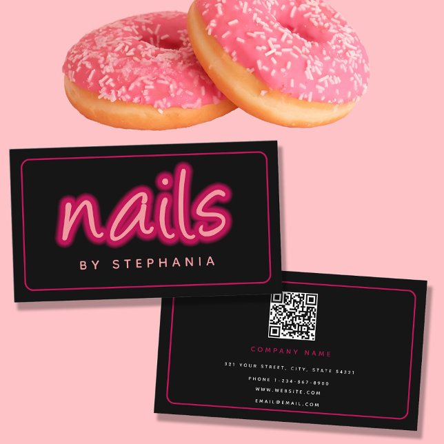 Neon Rosa Black Nail Salon Technician QR Code Visitkort (Skapare uppladdad)