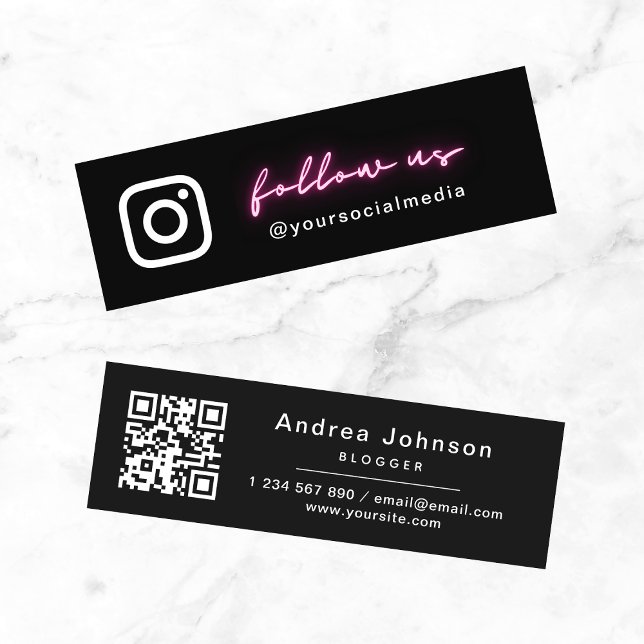 Neon Rosa Minimal Följ USA Social Media & QR-kod Mini Visitkort (Skapare uppladdad)