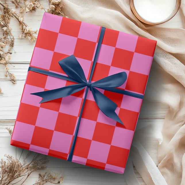Neon rosa och röd rutig schackbräda vintage presentpapper (Skapare uppladdad)