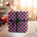 Neon Rosa och svart Checkerboard-Vintage Presentpapper<br><div class="desc">Papper radbrytning av Vintage med Rosa och svart kontrollpaneler</div>