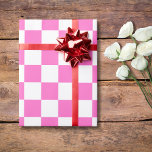Neon Rosa och White Checkerboard-Vintage Presentpapper<br><div class="desc">Papper radbrytning av Vintage i Neon Rosa och White Checkerboard</div>