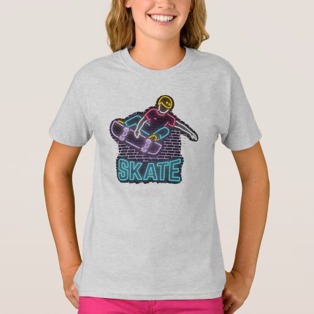 Neon Skateboardare  T Shirt (Framsida)