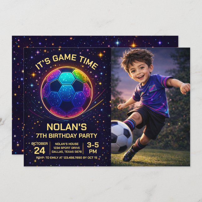 Neon Soccer Birthday Photo Invitation Inbjudningar (Fram/baksida)