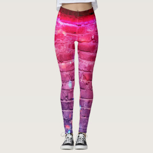 Neonljus: tom tegelvägg. leggings
