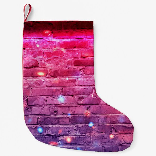 Neonljus: tom tegelvägg. liten julstrumpa (Framsidan)