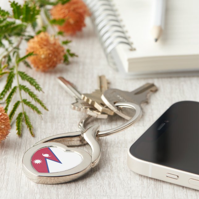 Nepals flagga twisted heart silverfärgad nyckelring (Sidan)