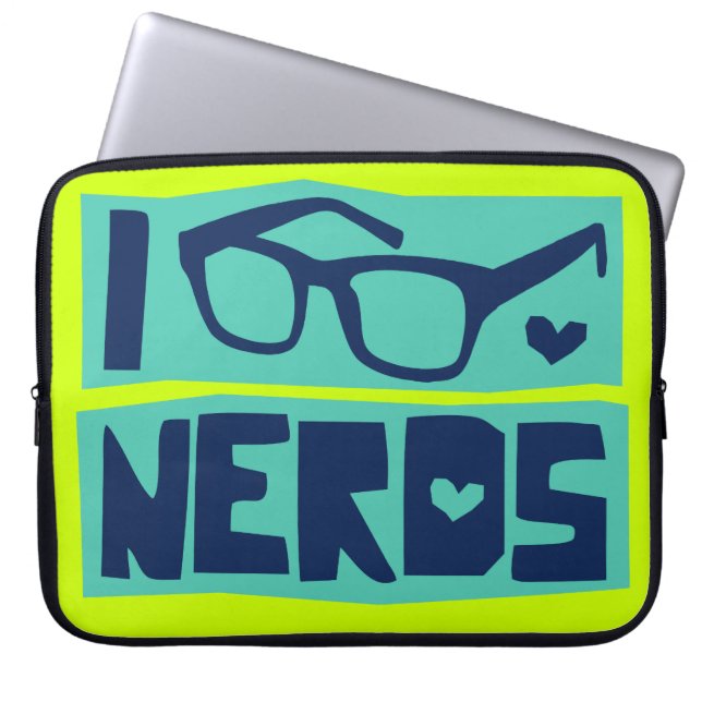 Nerd Kärlek Laptop Sleeve (Framsidan)