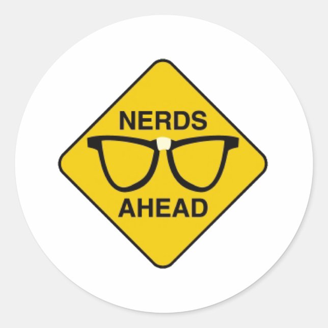 Nerds Ahead Runt Klistermärke (Framsida)
