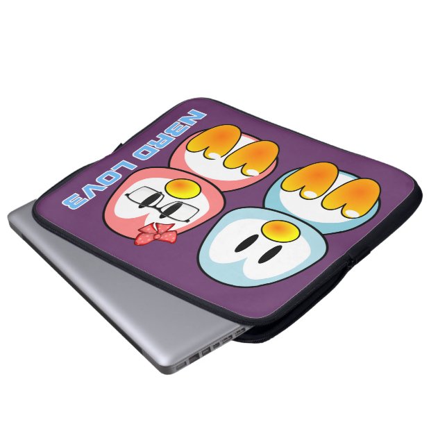 Nerdvalentin: Datorgeeken Leet talar kärlek Laptop Fodral (Framre botten)