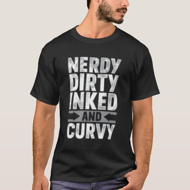 Nerdy Dirty Inked och Curvy 21232 T Shirt (Framsida)