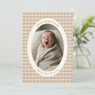 Neutral Beige Gingham Oval Foto Baby Födelsestadis Meddelande