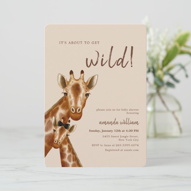 Neutral Boho Vild Safari Mamma Giraff Bebis Shower Inbjudningar (Stående Fram)