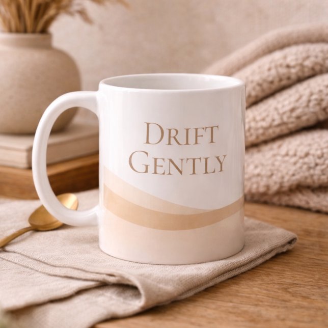 Neutral Dune Lines Classic Mug, 11 oz Kaffemugg (White dune line art with Drift Gently detail for warm, modern spaces.)