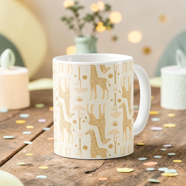 Neutral Gul Giraff Safari Boho Mönster Kaffemugg (Yellow safari giraffe pattern on a mug, for fun home accent or savannah party decor or gift.)