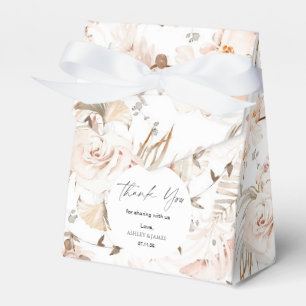 Neutralt beige elegant blommigt trädgårdsbröllopsf presentaskar