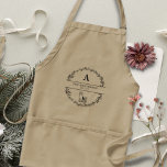 Neutralt Beige Minimalist Newlyged Gift Monogram Förkläde<br><div class="desc">Neutralten Beige Personlig Monogram Apron för Par Newlyed | Anpassningsbar av Elegant Monogrammed-bröllopsgåvor | Den har söt katt- och hund-grafik med teckning och anpassningsbar på en rad.</div>