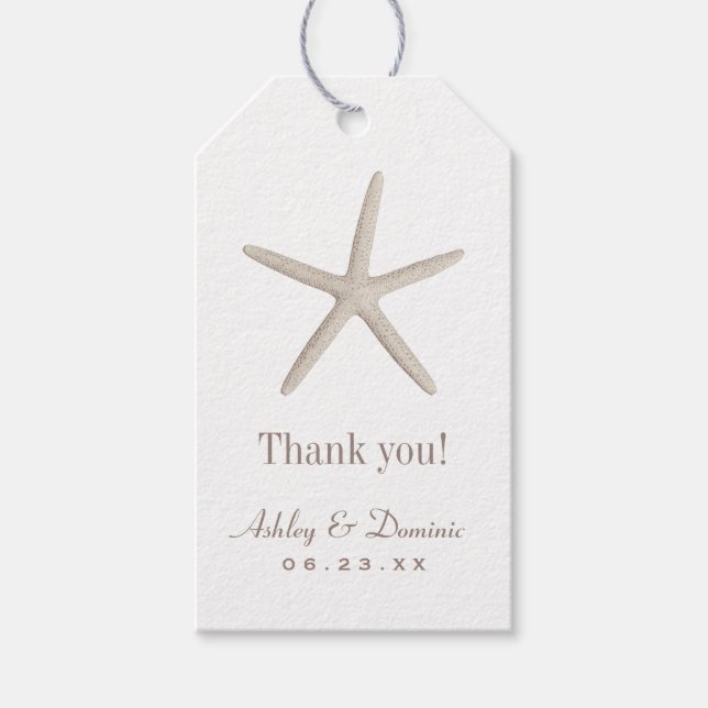 Neutralt Beige Starfish Beach Wedding Monogram Presentetikett (Framsidan)