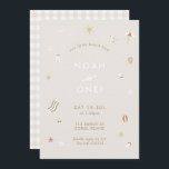 Neutralt Kids Beach Bassäng Party Theme Birthday Inbjudningar<br><div class="desc">Om din lilla gräver sand och hav är en strand party den enda vägen att gå! Snygg "n"-neutralt,  anpassade och komplett med ett gingham-stöd,  för sött! Köp vår samling av Klubbar i Beach i dag ☀️ ⛱️</div>