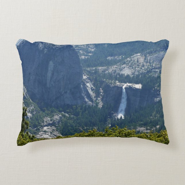 Nevada Falls från Panorama Trail Prydnadskudde (Framsidan)