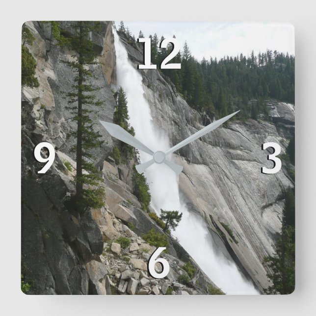 Nevada Falls i Yosemite National Park Fyrkantig Klocka (Framsida)