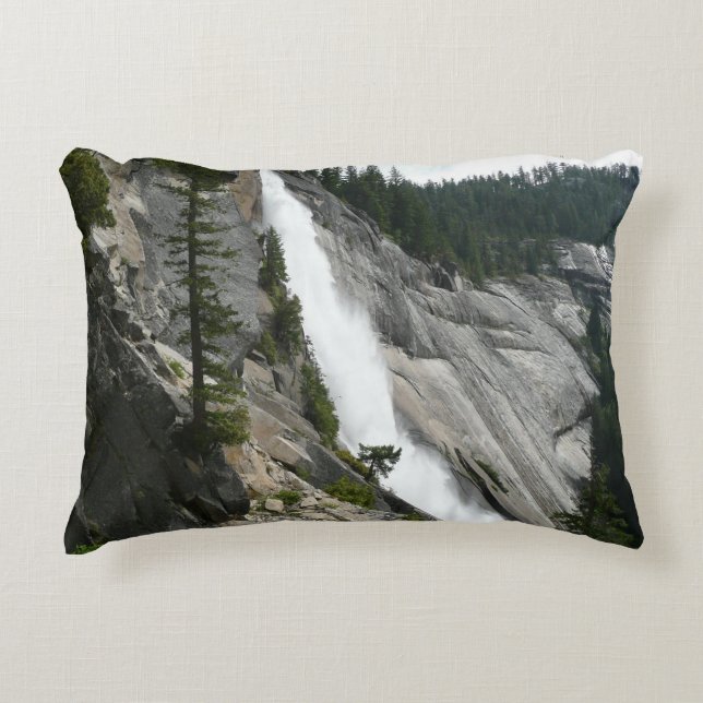 Nevada Falls i Yosemite National Park Prydnadskudde (Framsidan)