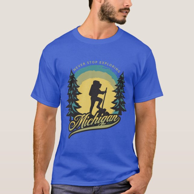 Never Stop Exploring Michigan yellow T Shirt (Framsida)