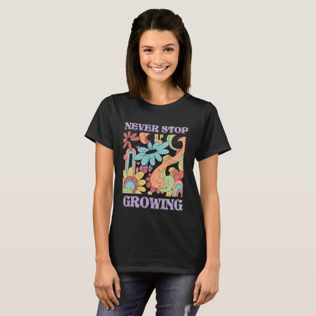 Never Stop Growing Retro  T Shirt (Hel framsida)