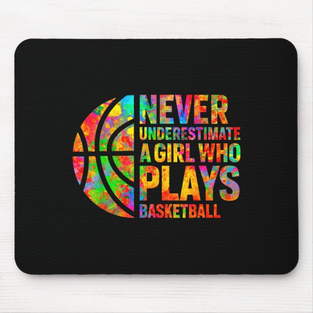 Never Underestimate A Girl Who Plays Basketball Wo Musmatta (Framsidan)