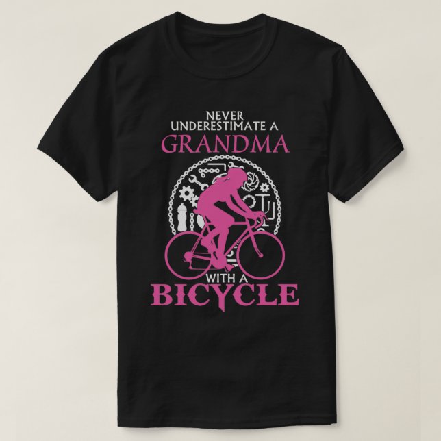 Never Underestimate A Grandma  With A Bicycle   Bi T Shirt (Design framsida)