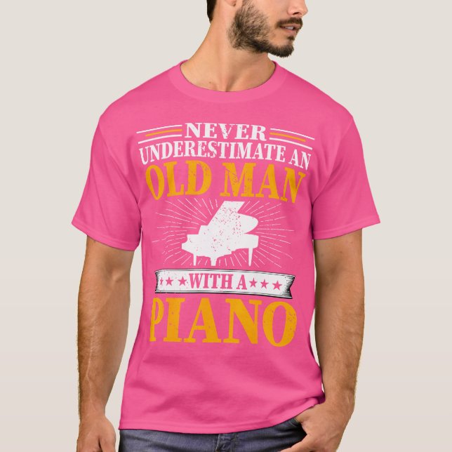 Never Underestimate An Old Man With A Piano - Men' T Shirt (Framsida)