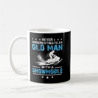 Never underestimate an old man with a snowmobile kaffemugg