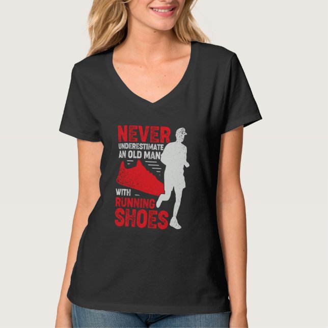 Never Underestimate An Old Man With Running Shoes T Shirt (Framsida)