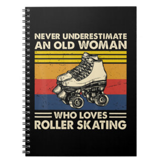 Never Underestimate An Old Woman On A Bicycleunder Anteckningsbok