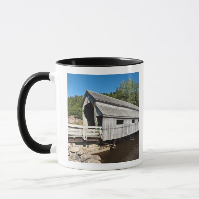 New Brunswick, Kanada. Irländska floden täckt Mugg (Vänster)