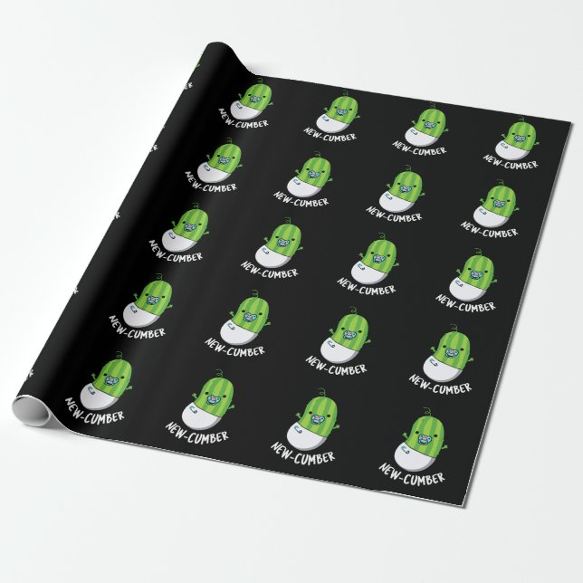 New-cumber Funny Veggie Cucumber Pun Mörk BG Presentpapper (Utrullad)