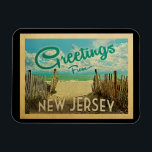 New jersey Shore Beach Vintage resor Magnet<br><div class="desc">I den här Hälsning-vykortsdesignen från New jersey vintage finns en sandstrand med en vacker turkoshavet över vatten och över havet,  ett blå himmel med gigantiska vita moln. I vintage resor stil.</div>